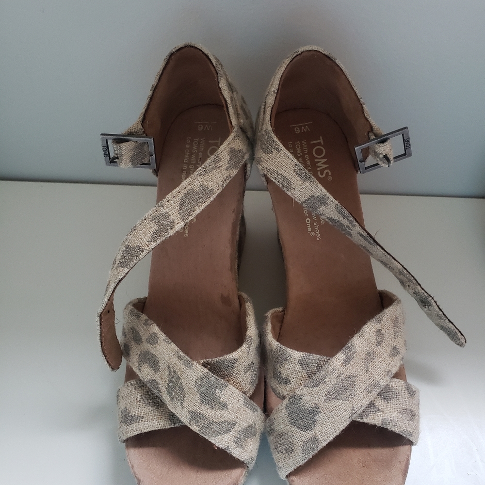Beige & Charcoal Cheetah/ Leopard TOMS wedges
